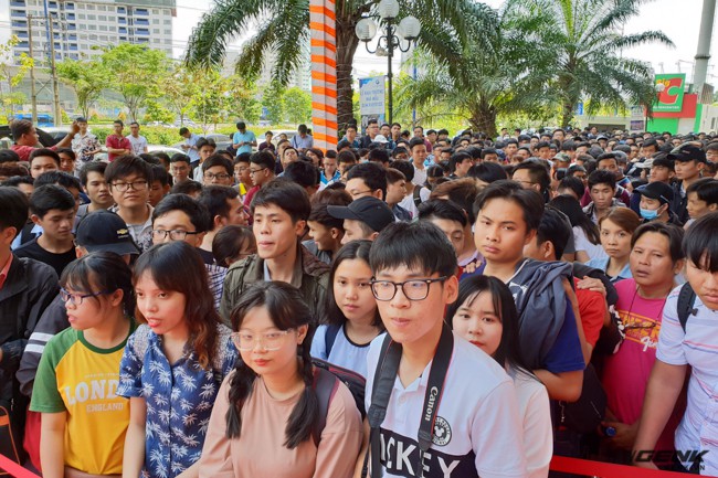 Xiaomi chính thức khai trương thêm cửa hàng Mi Store thứ hai tại TP.HCM: diện tích hơn 300 m2, bày bán hơn 180 mặt hàng thuộc hệ sinh thái Mi - Ảnh 2. Xiaomi chính thức khai trương thêm cửa hàng Mi Store thứ hai tại TP.HCM: diện tích hơn 300 m2, bày bán hơn 180 mặt hàng thuộc hệ sinh thái Mi - Ảnh 2.