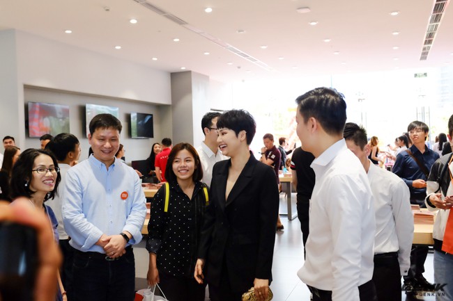 Xiaomi chính thức khai trương thêm cửa hàng Mi Store thứ hai tại TP.HCM: diện tích hơn 300 m2, bày bán hơn 180 mặt hàng thuộc hệ sinh thái Mi - Ảnh 6. Xiaomi chính thức khai trương thêm cửa hàng Mi Store thứ hai tại TP.HCM: diện tích hơn 300 m2, bày bán hơn 180 mặt hàng thuộc hệ sinh thái Mi - Ảnh 6.