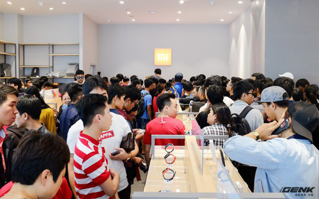 Xiaomi chính thức khai trương thêm cửa hàng Mi Store thứ hai tại TP.HCM: diện tích hơn 300 m2, bày bán hơn 180 mặt hàng thuộc hệ sinh thái Mi Xiaomi chính thức khai trương thêm cửa hàng Mi Store thứ hai tại TP.HCM: diện tích hơn 300 m2, bày bán hơn 180 mặt hàng thuộc hệ sinh thái Mi