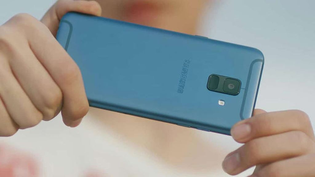 Điểm mặt những smartphone lên kệ Việt trong tháng 5/2018 ảnh 7