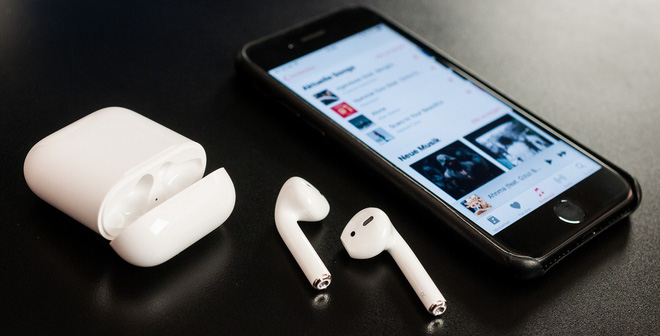 Với iOS 12, AirPods sẽ hỗ trợ Live Listen để cải thiện thính giác người dùng trong môi trường nhiều tiếng ồn - Ảnh 1. Với iOS 12, AirPods sẽ hỗ trợ Live Listen để cải thiện thính giác người dùng trong môi trường nhiều tiếng ồn - Ảnh 1.