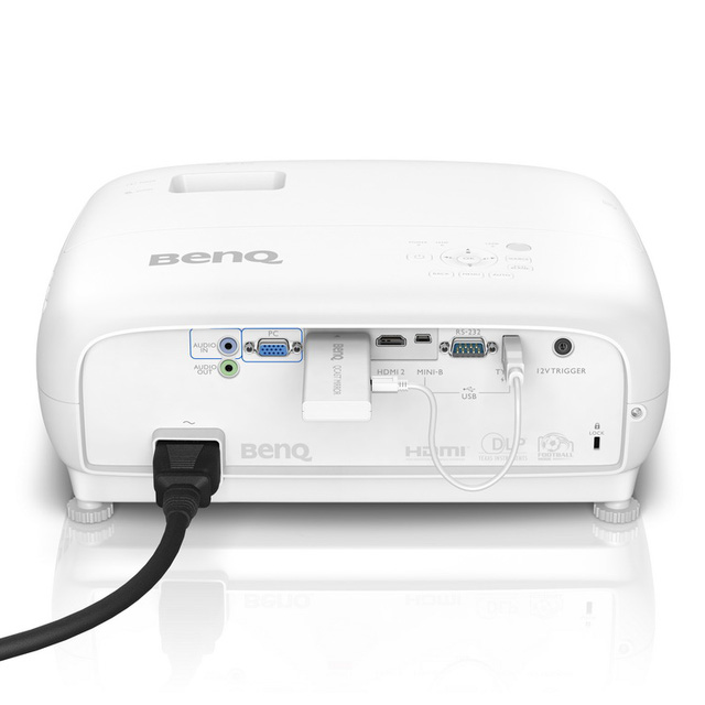 BenQ TK800 - Độ phân giải 4K, có HDR, tối ưu nội dung bóng đá, giá chỉ 35.1 triệu đồng - Ảnh 2. BenQ TK800 - Độ phân giải 4K, có HDR, tối ưu nội dung bóng đá, giá chỉ 35.1 triệu đồng - Ảnh 2.