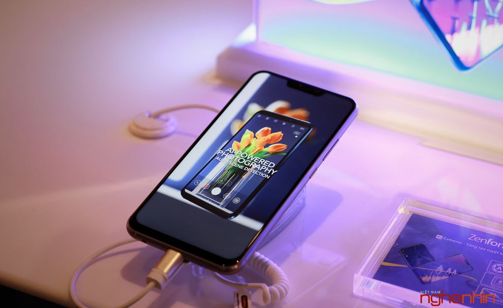 Asus Zenfone 5Z ra mắt thị trường Việt: Snapdragon 845, RAM 6GB, giá 12,5 triệu ảnh 3