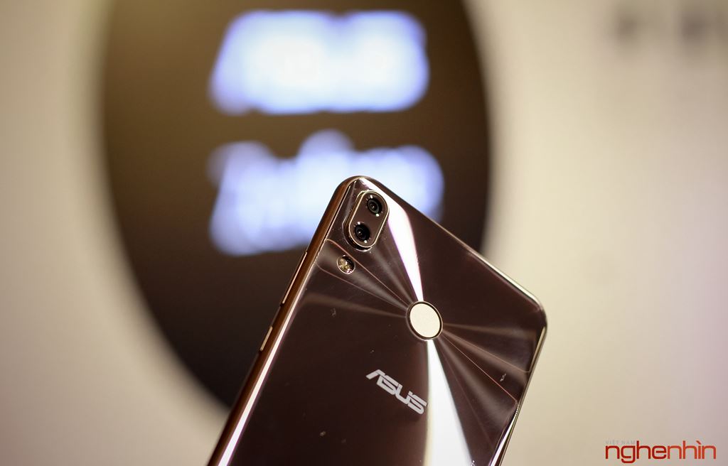 Asus Zenfone 5Z ra mắt thị trường Việt: Snapdragon 845, RAM 6GB, giá 12,5 triệu ảnh 4