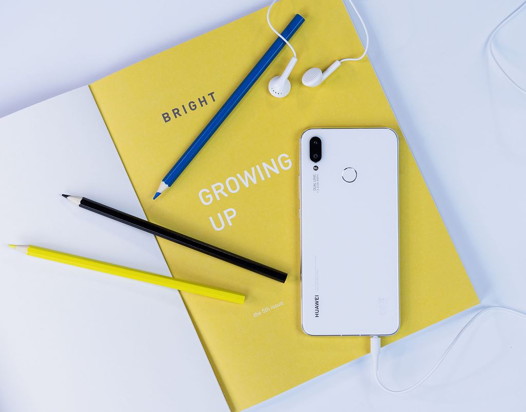 Huawei nova 3i phiên bản trắng ngọc trai chính thức lên kệ thị trường Việt ảnh 2