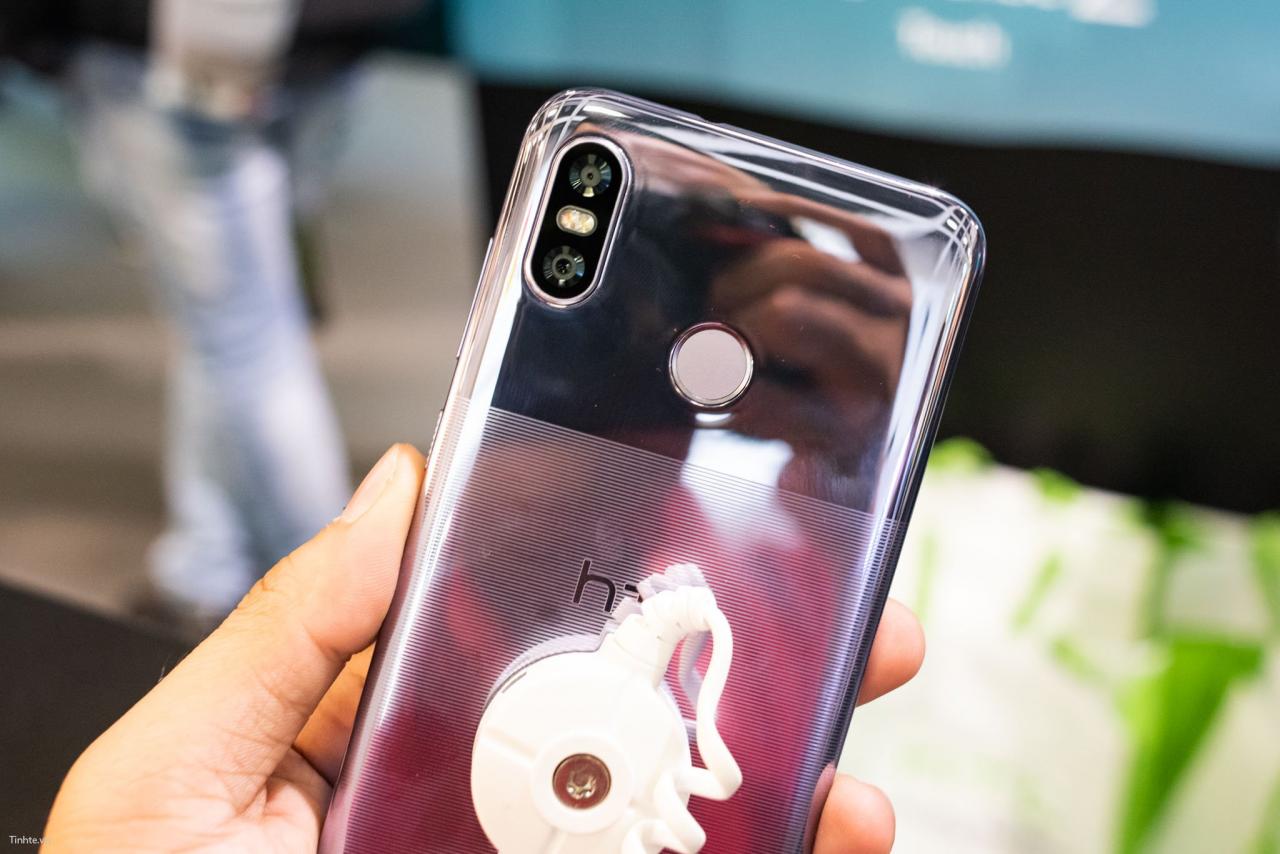 HTC_U12_Life.jpg Đang tải HTC_U12_Life.jpg…