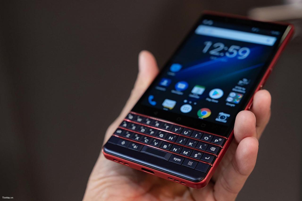4415602_BlackBerry_Key2LTE-17.jpg Đang tải 4415602_BlackBerry_Key2LTE-17.jpg…