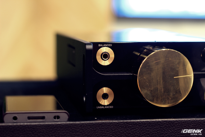 Đây là máy nghe nhạc tích hợp AI Sony DMP-Z1 đầu tiên về Việt Nam: núm mạ vàng, nặng như cục gạch, giá nhẹ nhàng bằng 7 chiếc iPhone XS Max! - Ảnh 6. Đây là máy nghe nhạc tích hợp AI Sony DMP-Z1 đầu tiên về Việt Nam: núm mạ vàng, nặng như cục gạch, giá nhẹ nhàng bằng 7 chiếc iPhone XS Max! - Ảnh 6.