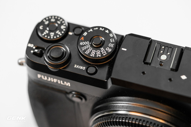 Trên tay máy ảnh Fujifilm GFX-50R: Medium Format siêu cao cấp, giá trên 100 triệu đồng - Ảnh 5.