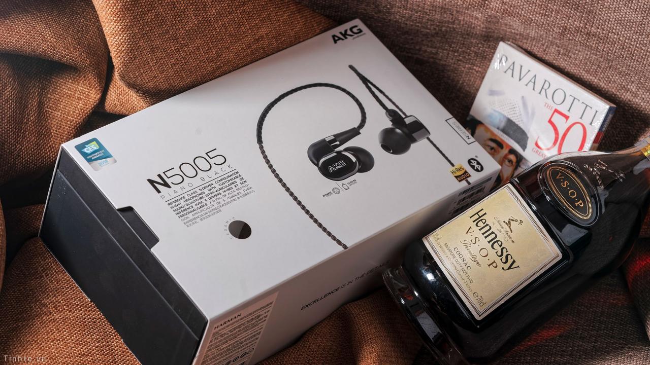 tinhte_unboxing_akg_n5005_0.jpg Đang tải tinhte_unboxing_akg_n5005_0.jpg…