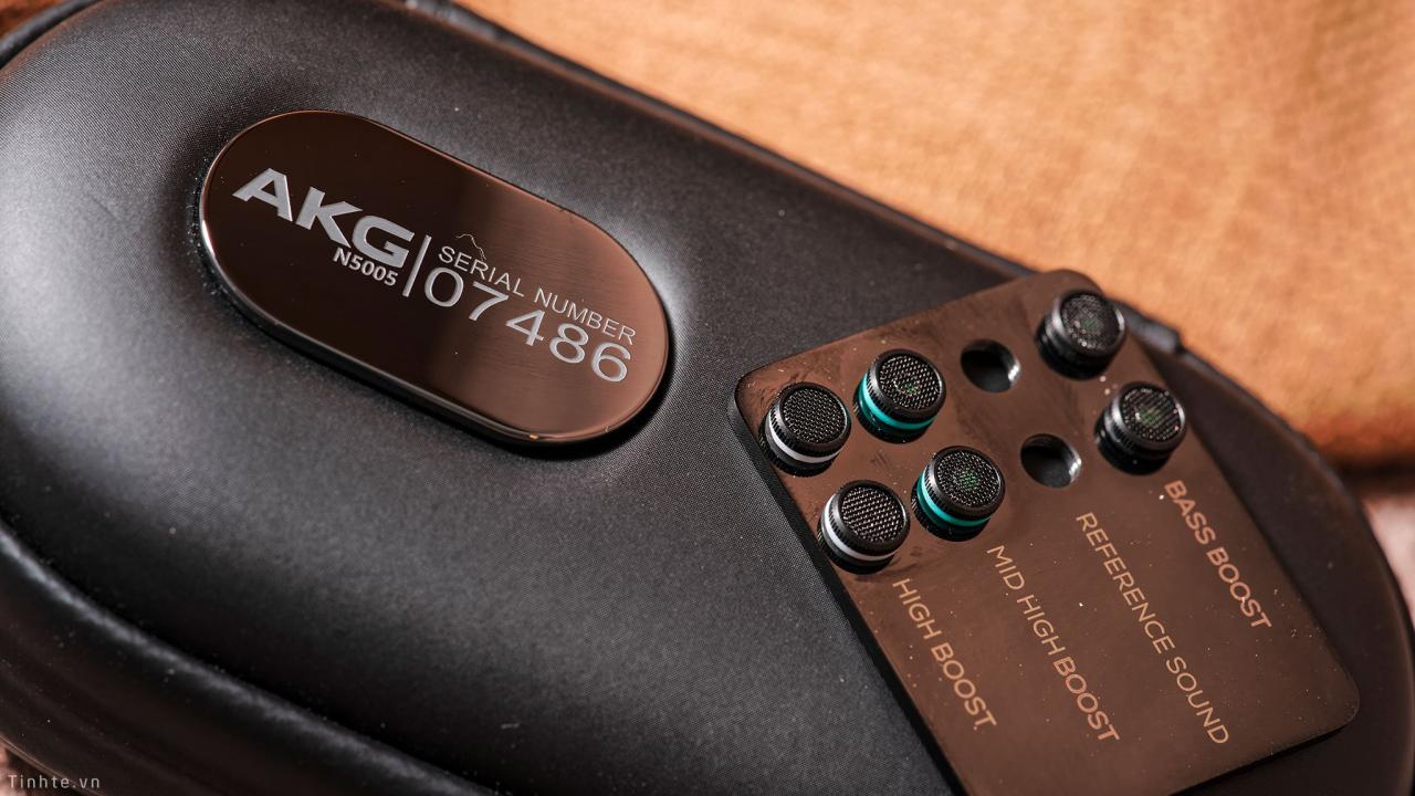 tinhte_unboxing_akg_n5005_2.jpg Đang tải tinhte_unboxing_akg_n5005_2.jpg…