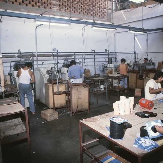 tinhte-peruvian-vinyl-factory-70-7.jpg Đang tải tinhte-peruvian-vinyl-factory-70-7.jpg…
