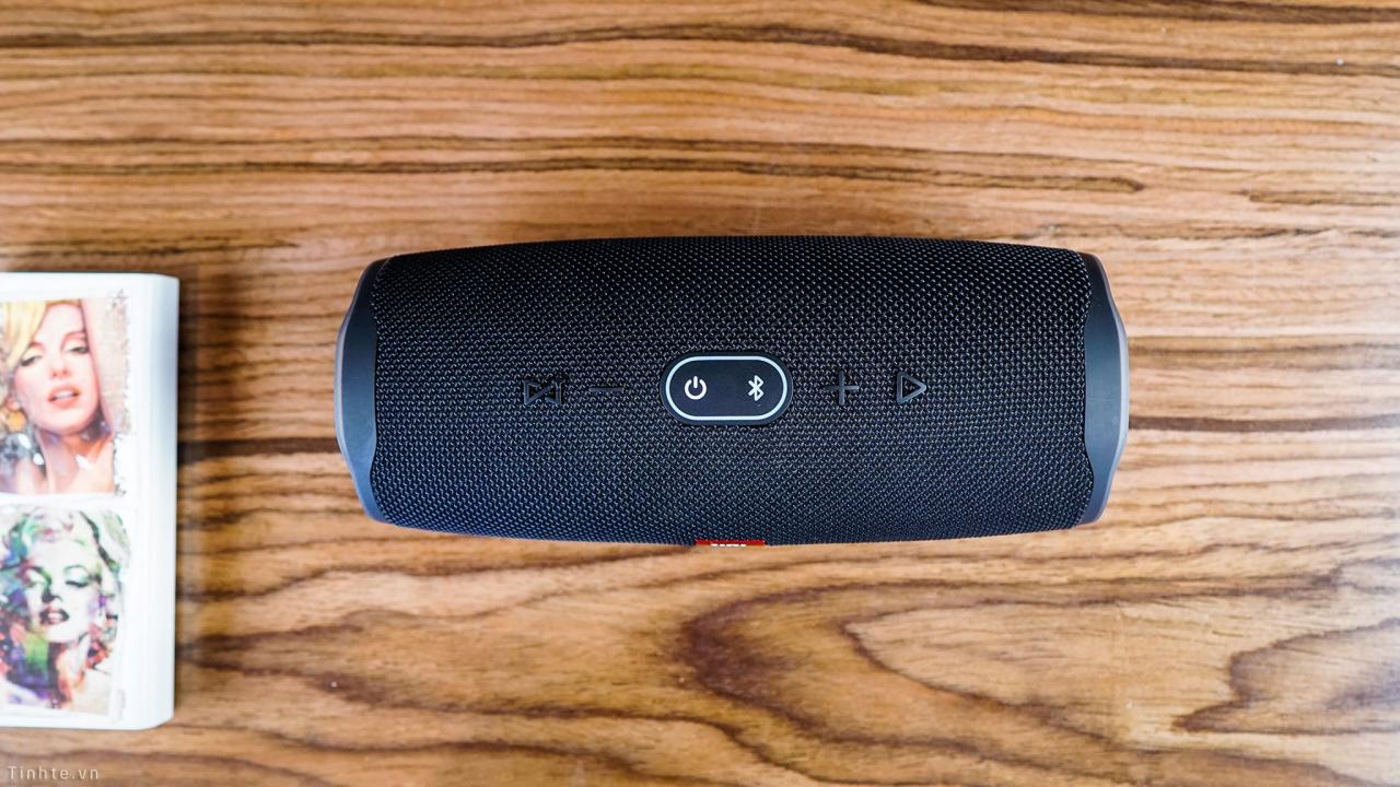tinhte_jbl_charge_4_review (2).jpg Đang tải tinhte_jbl_charge_4_review (2).jpg…