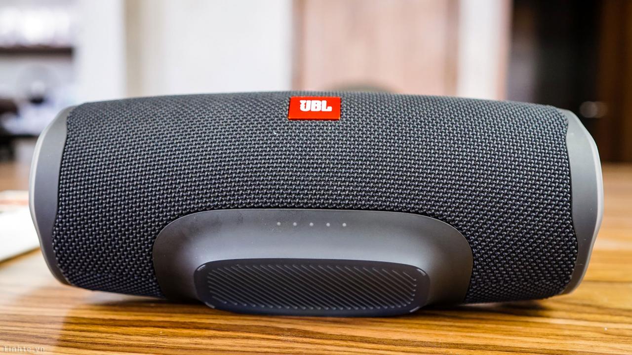 tinhte_jbl_charge_4_review (5).jpg Đang tải tinhte_jbl_charge_4_review (5).jpg…