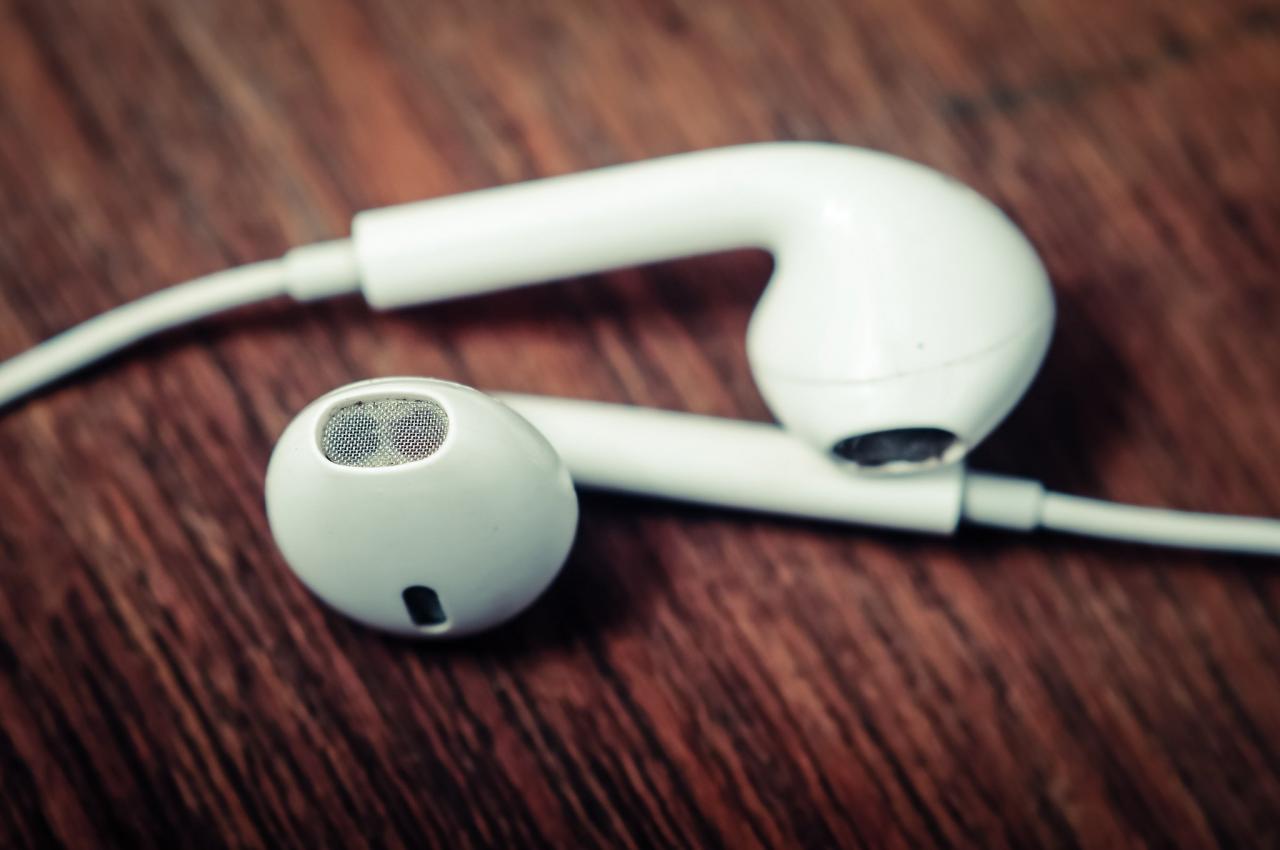 Tinhte_audio_inear_vs_earbuds_p8.jpg Đang tải Tinhte_audio_inear_vs_earbuds_p8.jpg…