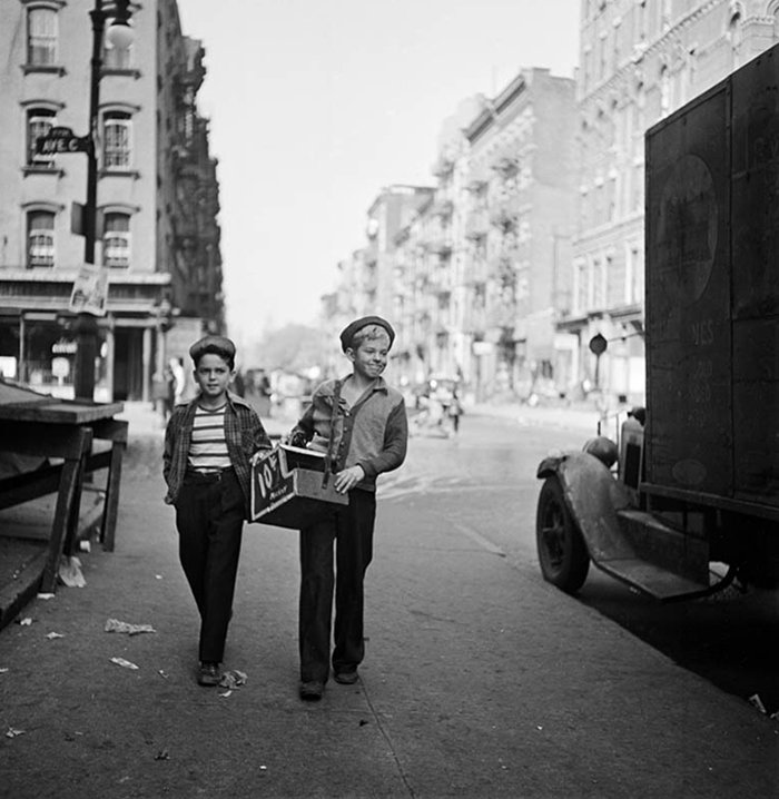 Đang tải 59ad1118ca7d1-vintage-photographs-new-york-street-life-stanley-kubrick-36-59a91cd8dad75__700.jpg…