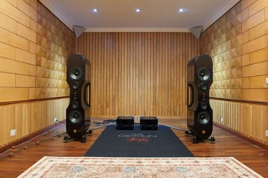 Gryphon Mephisto Solo xuất hiện tại Sài Gòn