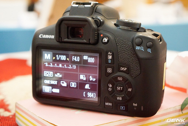 Canon Việt Nam chính thức giới thiệu máy ảnh Mirrorless EOS M50: máy ảnh đầu tiên trang bị DIGIC 8, cảm biến APS-C 24,1 MP, ISO lên đến 51.200, giá 19,99 triệu đồng - Ảnh 6. Canon Việt Nam chính thức giới thiệu máy ảnh Mirrorless EOS M50: máy ảnh đầu tiên trang bị DIGIC 8, cảm biến APS-C 24,1 MP, ISO lên đến 51.200, giá 19,99 triệu đồng - Ảnh 6.