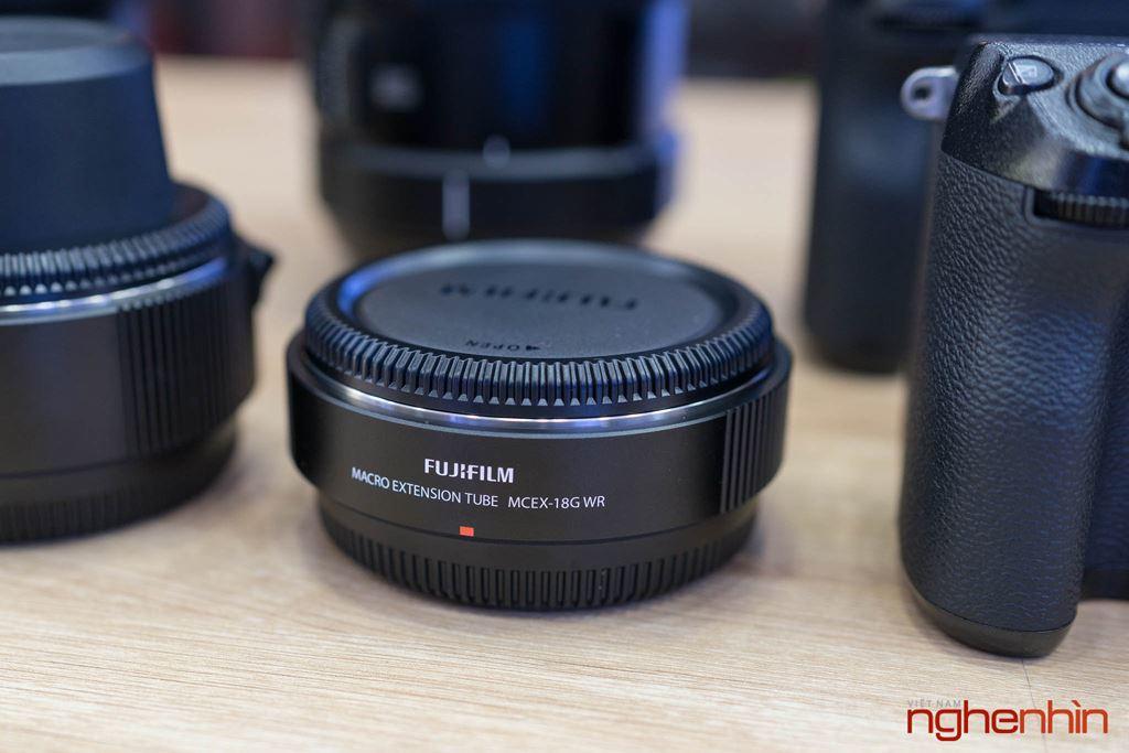 Trên tay ống kính Fujifilm GF 250mm F4 và loạt phụ kiện cho máy ảnh Medium Format GFX tại Việt Nam ảnh 6