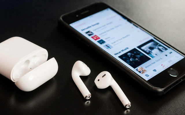 Với iOS 12, AirPods sẽ hỗ trợ Live Listen để cải thiện thính giác người dùng trong môi trường nhiều tiếng ồn