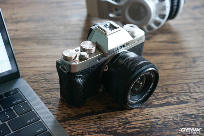Đánh giá Fujifilm X-T100: ứng viên entry level tiềm năng, thừa hưởng nhiều ưu điểm từ đàn anh cao cấp - Ảnh 1. Đánh giá Fujifilm X-T100: ứng viên entry level tiềm năng, thừa hưởng nhiều ưu điểm từ đàn anh cao cấp - Ảnh 1.