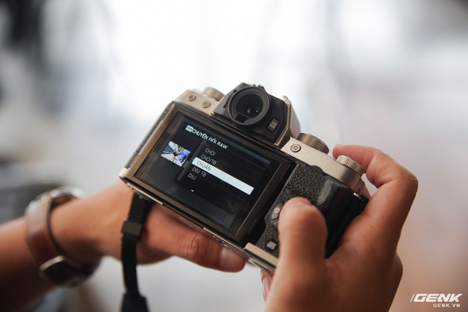 Đánh giá Fujifilm X-T100: ứng viên entry level tiềm năng, thừa hưởng nhiều ưu điểm từ đàn anh cao cấp - Ảnh 22. Đánh giá Fujifilm X-T100: ứng viên entry level tiềm năng, thừa hưởng nhiều ưu điểm từ đàn anh cao cấp - Ảnh 22.