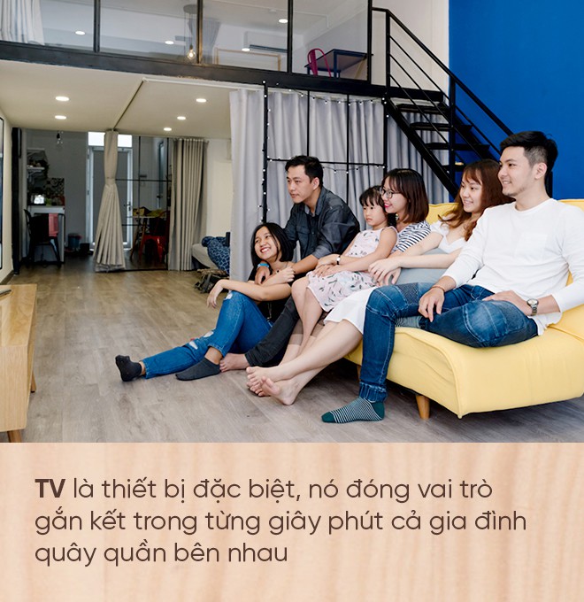 Những chiếc TV màn hình lớn đang giúp tình cảm gia đình gắn kết hơn - Ảnh 2.