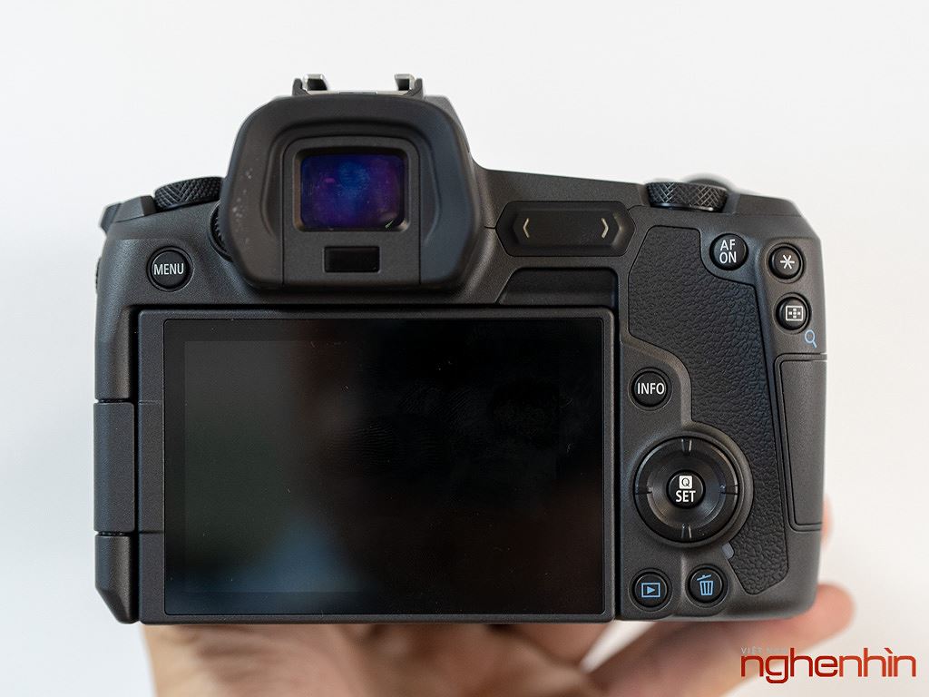 Trên tay Canon EOS R: máy ảnh không gương lật Full-frame đầu tiên của Canon ảnh 5