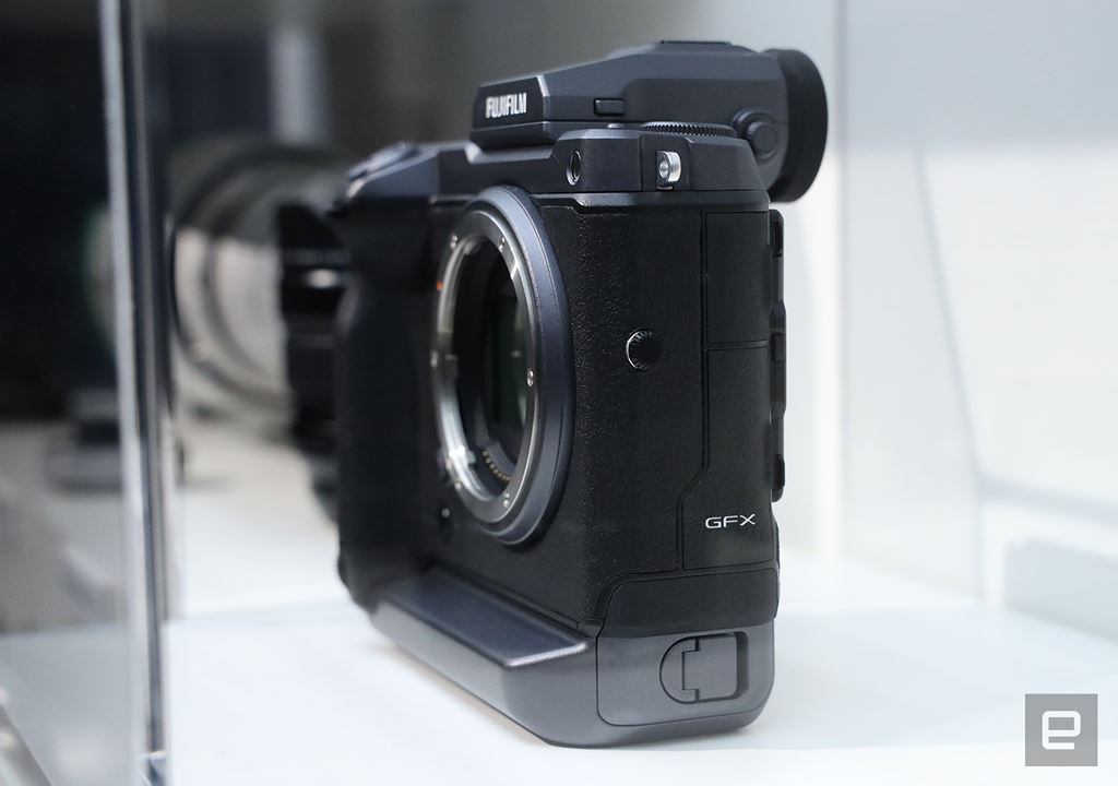 Fujifilm công bố máy ảnh Medium Format GFX 100S với cảm biến 100MP ảnh 4