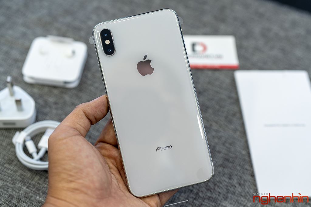 Cận cảnh iPhone XS Max 256GB đầu tiên về Việt Nam trong đêm trước ngày mở bán, giá 68 triệu đồng ảnh 13