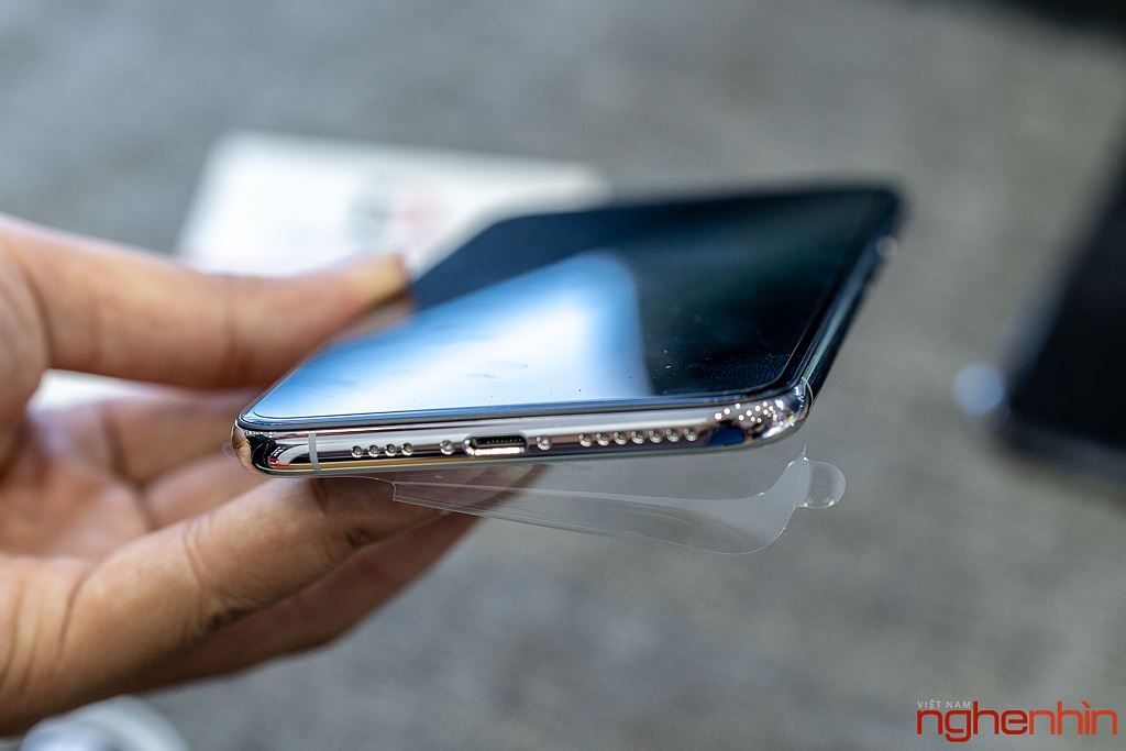 Cận cảnh iPhone XS Max 256GB đầu tiên về Việt Nam trong đêm trước ngày mở bán, giá 68 triệu đồng ảnh 8
