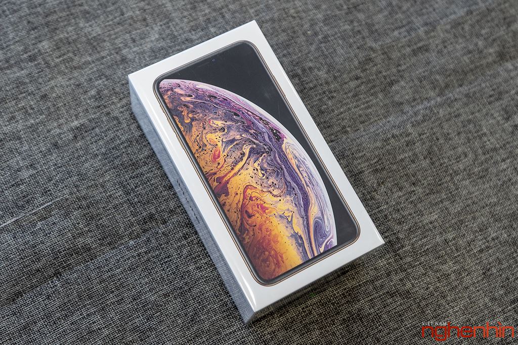 Cận cảnh iPhone XS Max 256GB đầu tiên về Việt Nam trong đêm trước ngày mở bán, giá 68 triệu đồng ảnh 2