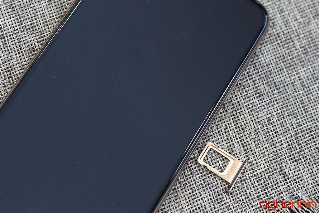 Cận cảnh iPhone XS Max 256GB đầu tiên về Việt Nam trong đêm trước ngày mở bán, giá 68 triệu đồng ảnh 15