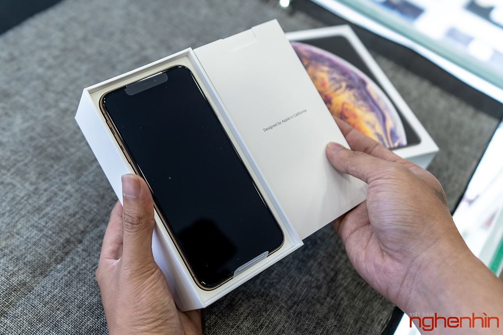 Cận cảnh iPhone XS Max 256GB đầu tiên về Việt Nam trong đêm trước ngày mở bán, giá 68 triệu đồng ảnh 4