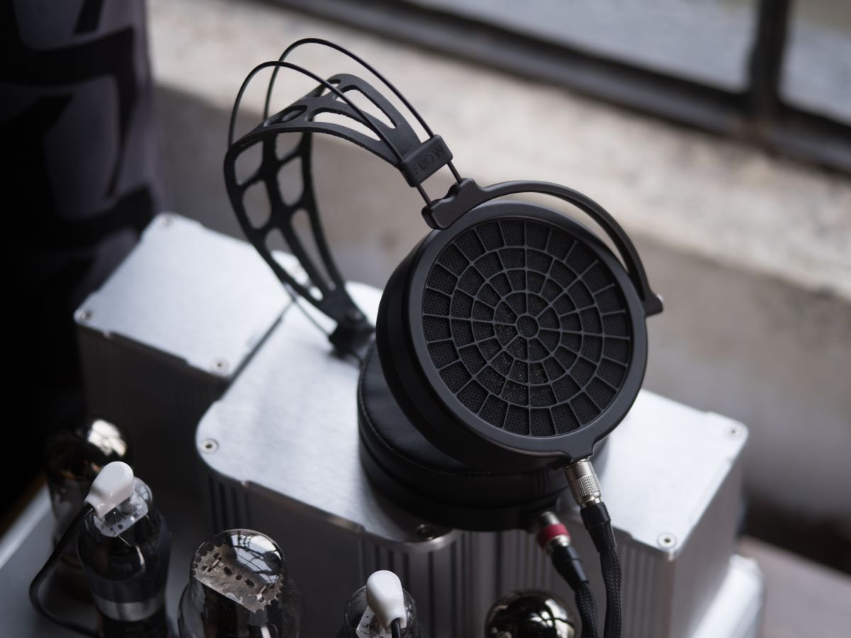Đang tải tinhte_mrspeakers_ether_2.jpg…