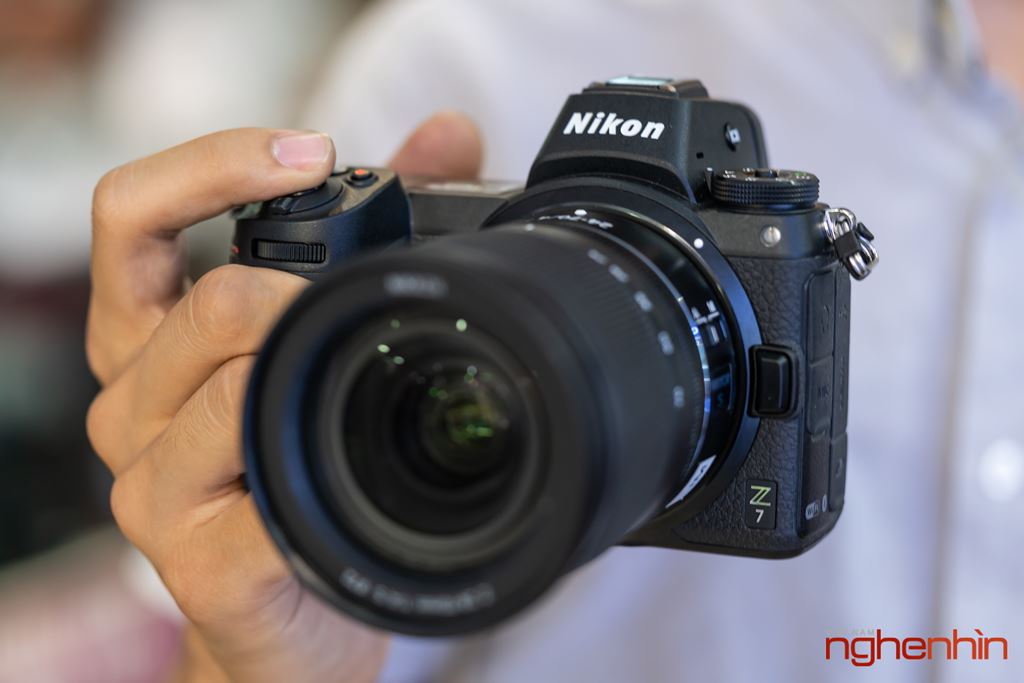 Trên tay máy ảnh không gương lật Nikon Z7: mỏng nhẹ hơn, hoàn thiện tốt ảnh 6