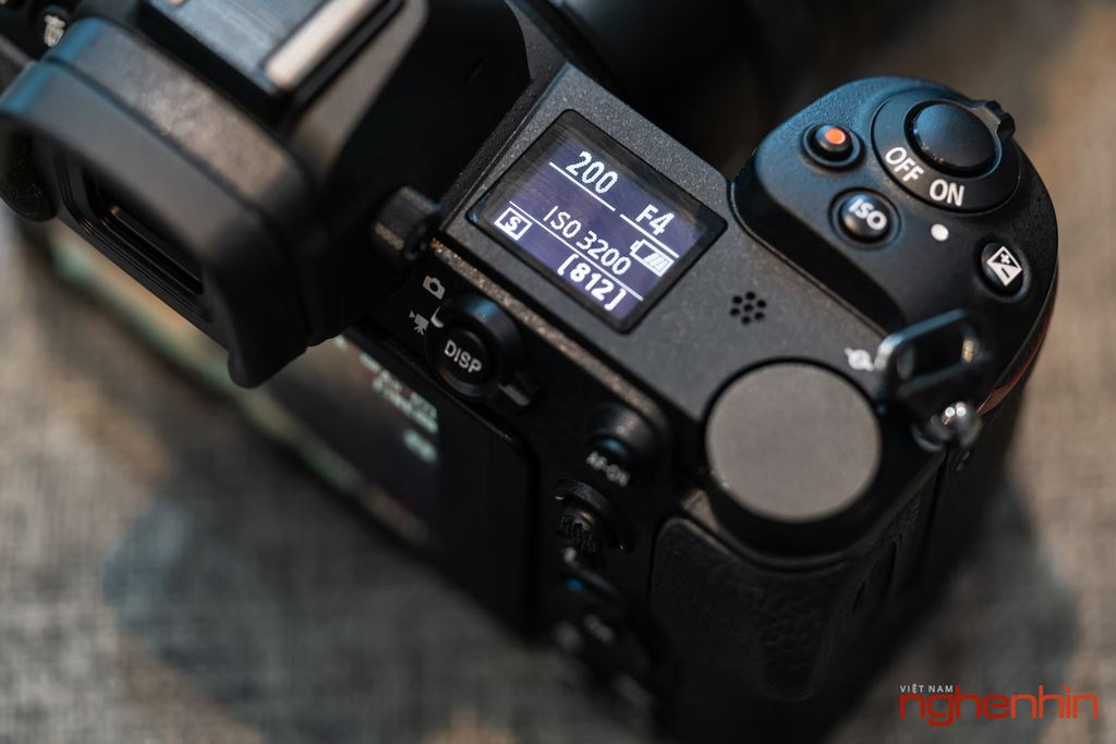 Trên tay máy ảnh không gương lật Nikon Z7: mỏng nhẹ hơn, hoàn thiện tốt ảnh 10
