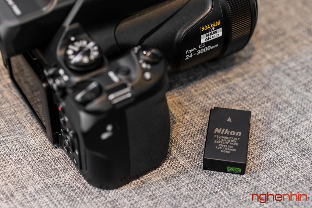 Mở hộp máy ảnh siêu zoom Nikon Coolpix P1000: dải zoom 24-3000mm, quay phim 4K ảnh 11