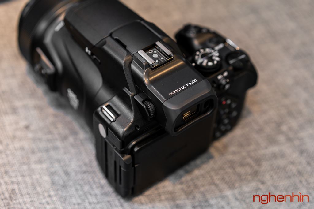 Mở hộp máy ảnh siêu zoom Nikon Coolpix P1000: dải zoom 24-3000mm, quay phim 4K ảnh 19