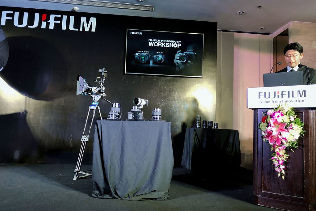 Fujifilm Việt Nam ra mắt máy ảnh mirrorless GFX 50R: kiểu dáng rangefinder, cảm biến medium format, giá 109 triệu đồng ảnh 1