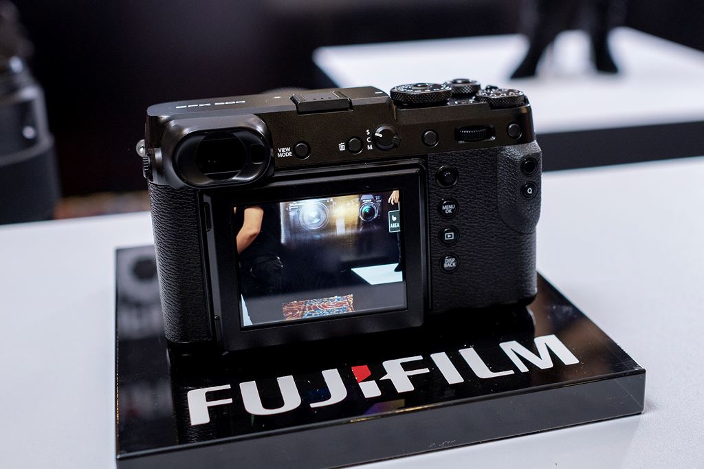 Fujifilm Việt Nam ra mắt máy ảnh mirrorless GFX 50R: kiểu dáng rangefinder, cảm biến medium format, giá 109 triệu đồng ảnh 4