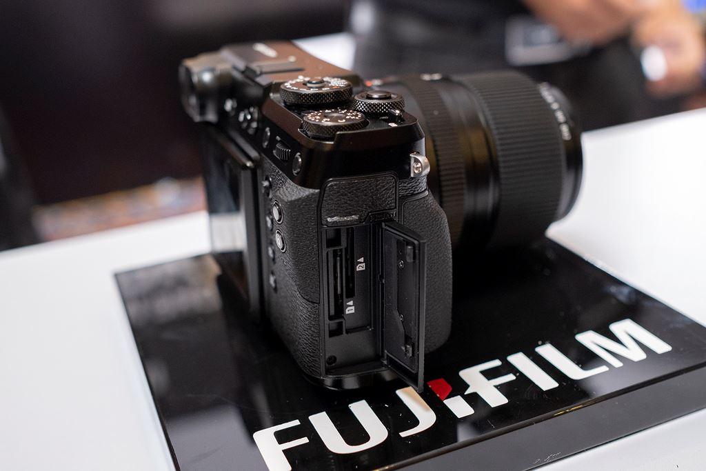 Fujifilm Việt Nam ra mắt máy ảnh mirrorless GFX 50R: kiểu dáng rangefinder, cảm biến medium format, giá 109 triệu đồng ảnh 6