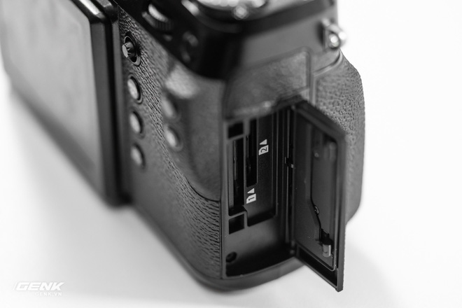 Trên tay máy ảnh Fujifilm GFX-50R: Medium Format siêu cao cấp, giá trên 100 triệu đồng - Ảnh 7.