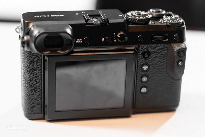 Trên tay máy ảnh Fujifilm GFX-50R: Medium Format siêu cao cấp, giá trên 100 triệu đồng - Ảnh 9.