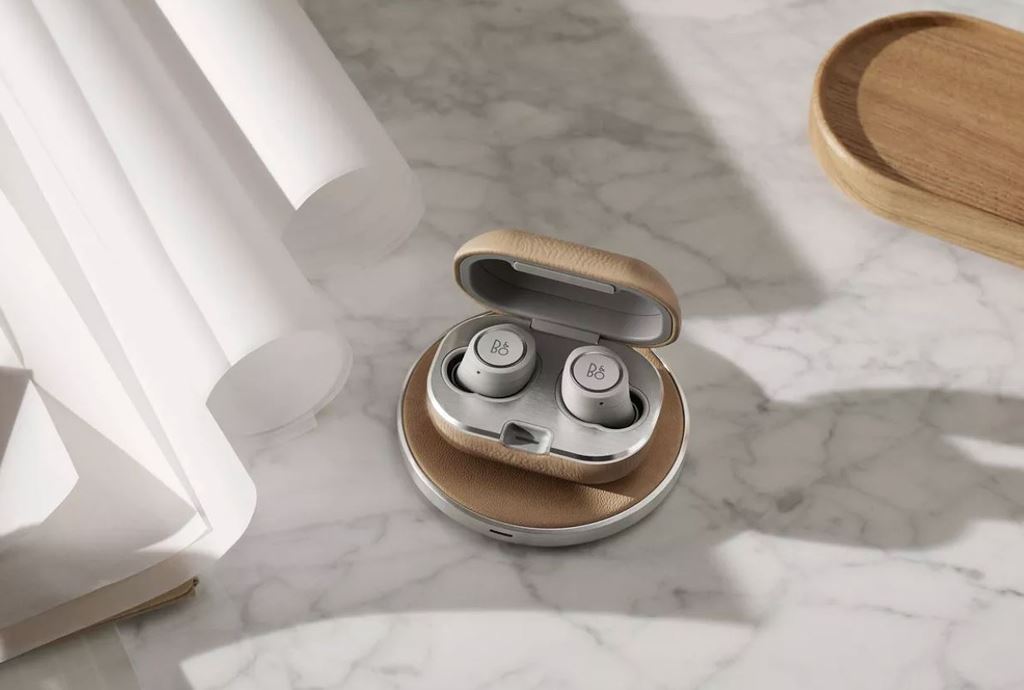 Bang & Olufsen ra mắt tai nghe không dây Beoplay E8 phiên bản 2 với sạc không dây ảnh 1