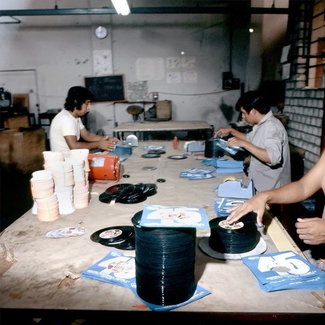 Đang tải tinhte-peruvian-vinyl-factory-70-4.jpg…