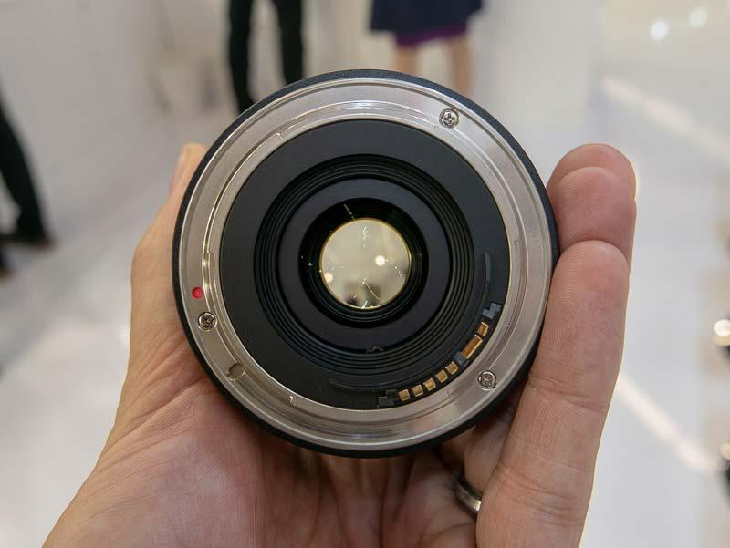 Đang tải Samyang-10mm-f3.5-full-frame-DSLR-lens10.jpg…