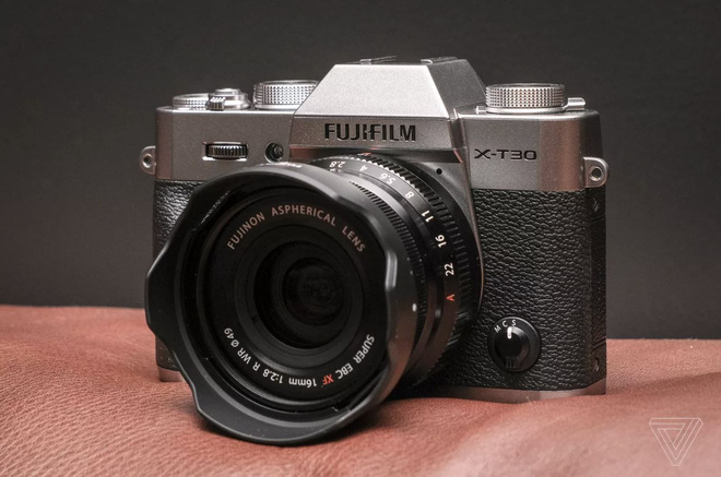 Fujifilm ra mắt máy ảnh X-T30: ngoại hình không thay đổi nhiều, cảm biến 26.1 MP, tốc độ thực thi nhanh hơn 150% đời cũ - Ảnh 1.