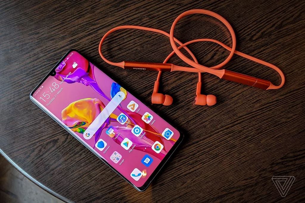 Tai nghe không dây Huawei FreeLace phải cắm thẳng vào smartphone để kết nối và sạc ảnh 1