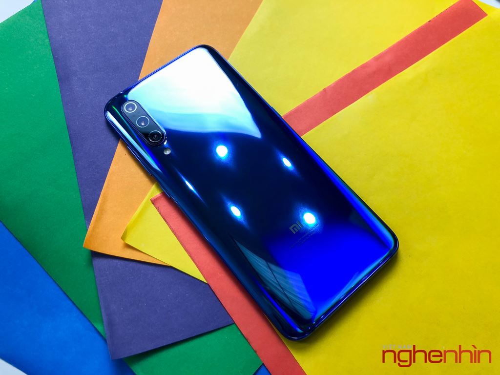 Cận cảnh Xiaomi Mi 9 tại Việt Nam giá xách tay từ 12 triệu ảnh 2